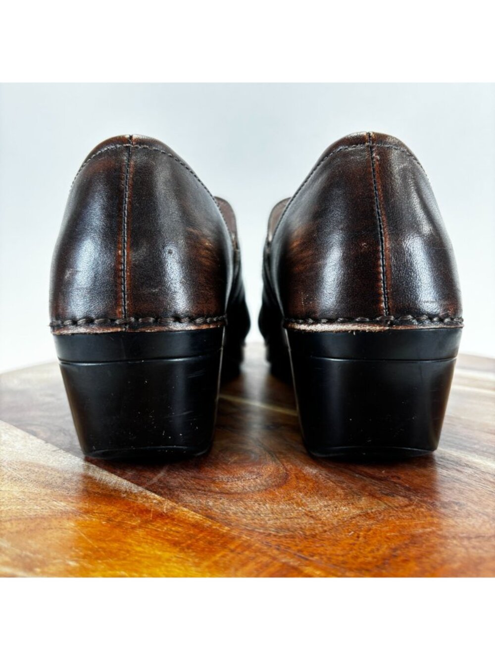 Dansko Womens Size 10 Solstice Button Strap Clog Burnished Brown Leather EU 42 - Picture 8 of 12